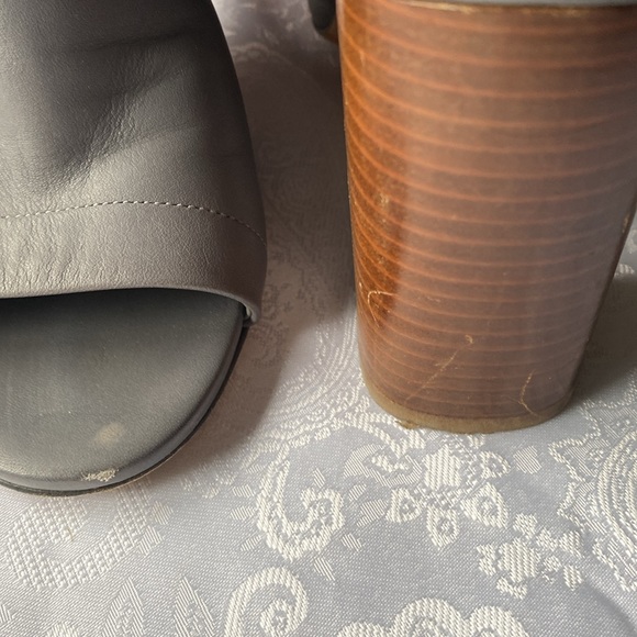 Vince Ankle Open Toe Bootie - Picture 5 of 6